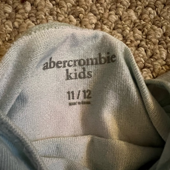 Girls Abercrombie Shirt Size 11/12 - Picture 2 of 3